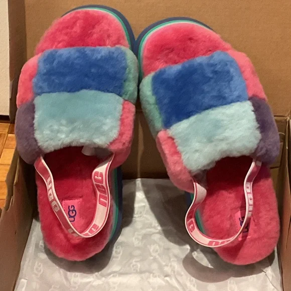 UGG Slippers - Picture 4 of 5